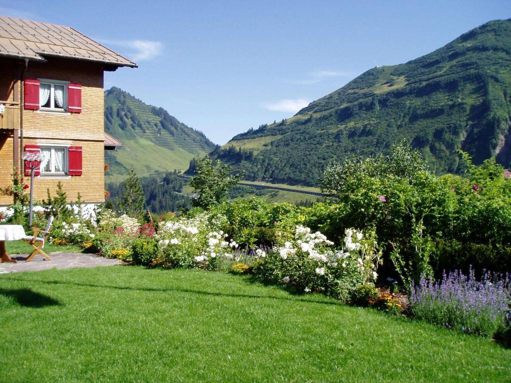 Hotel Alpenblume Damuels Exteriör bild